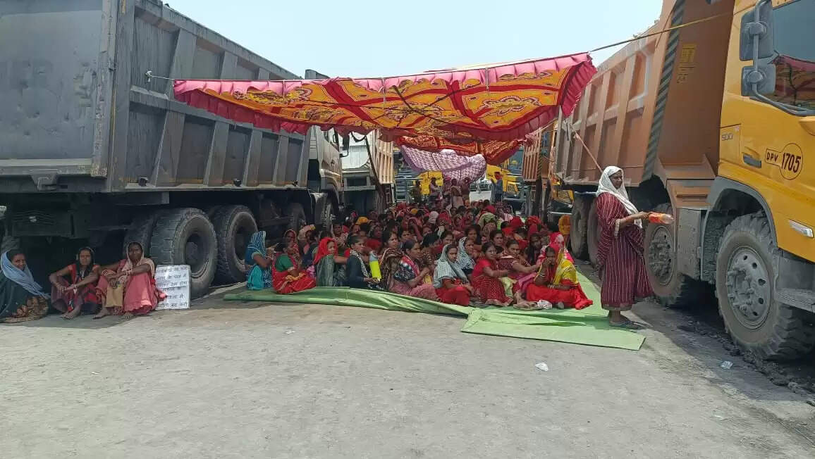 एसईसीएल गेवरा खदान बंद, मुआवजा मांग को लेकर आंदोलन