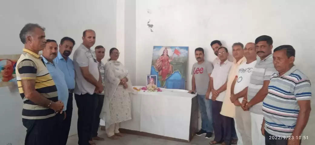 भाजपा ओबीसी मोर्चा ने मनाया महाराजा हरि सिंह का जन्मदिनश्रद्धांजलि दी और वृक्षारोपण अभियान का किया आयोजन