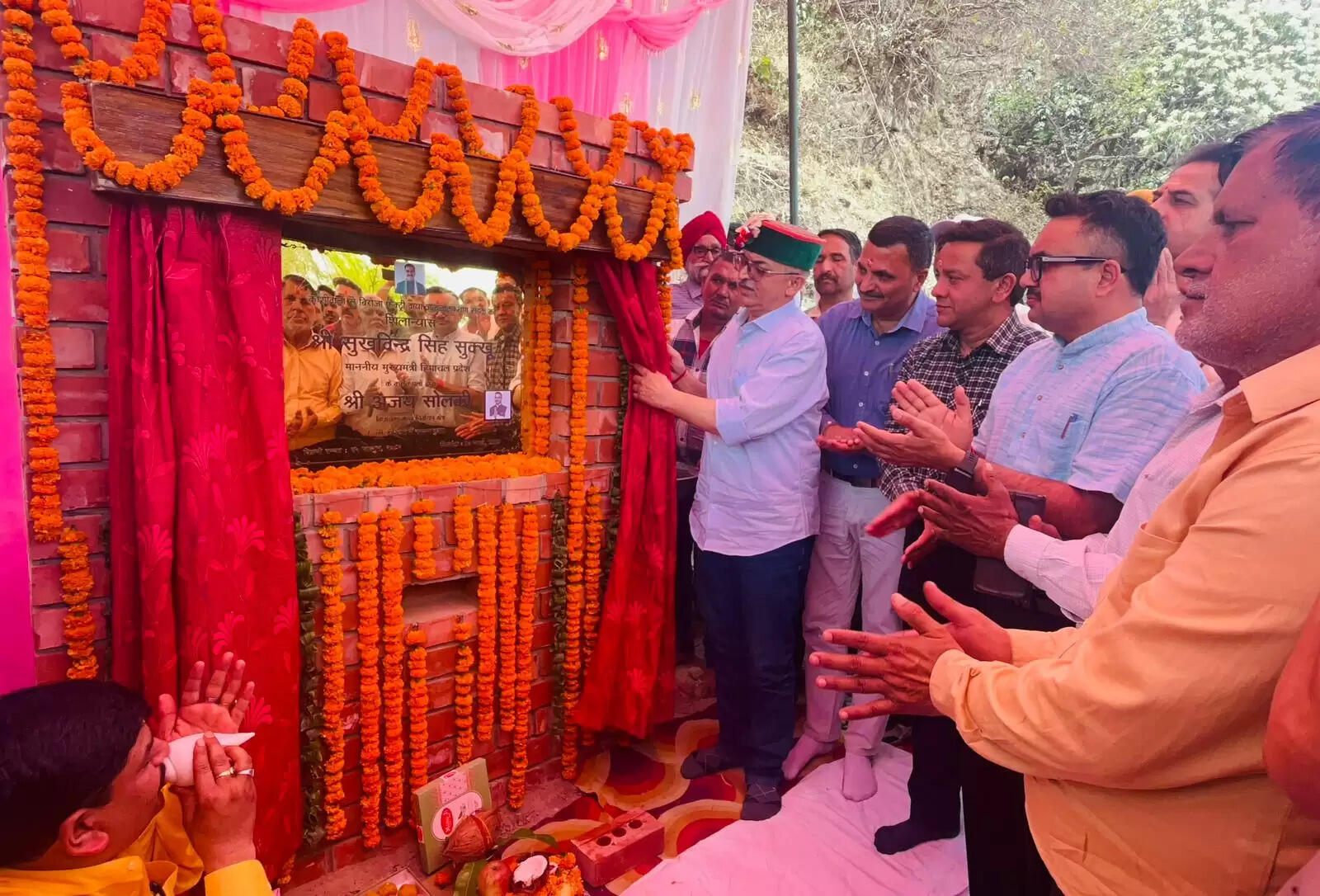 नाहन में 12.38 करोड़ से संवरेंगी कांशीवाला-बनोग सड़क, विधायक ने किया भूमि पूजन