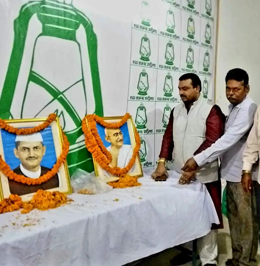 बापू के विचारों और आदर्शों का देश है भारत : कैलाश