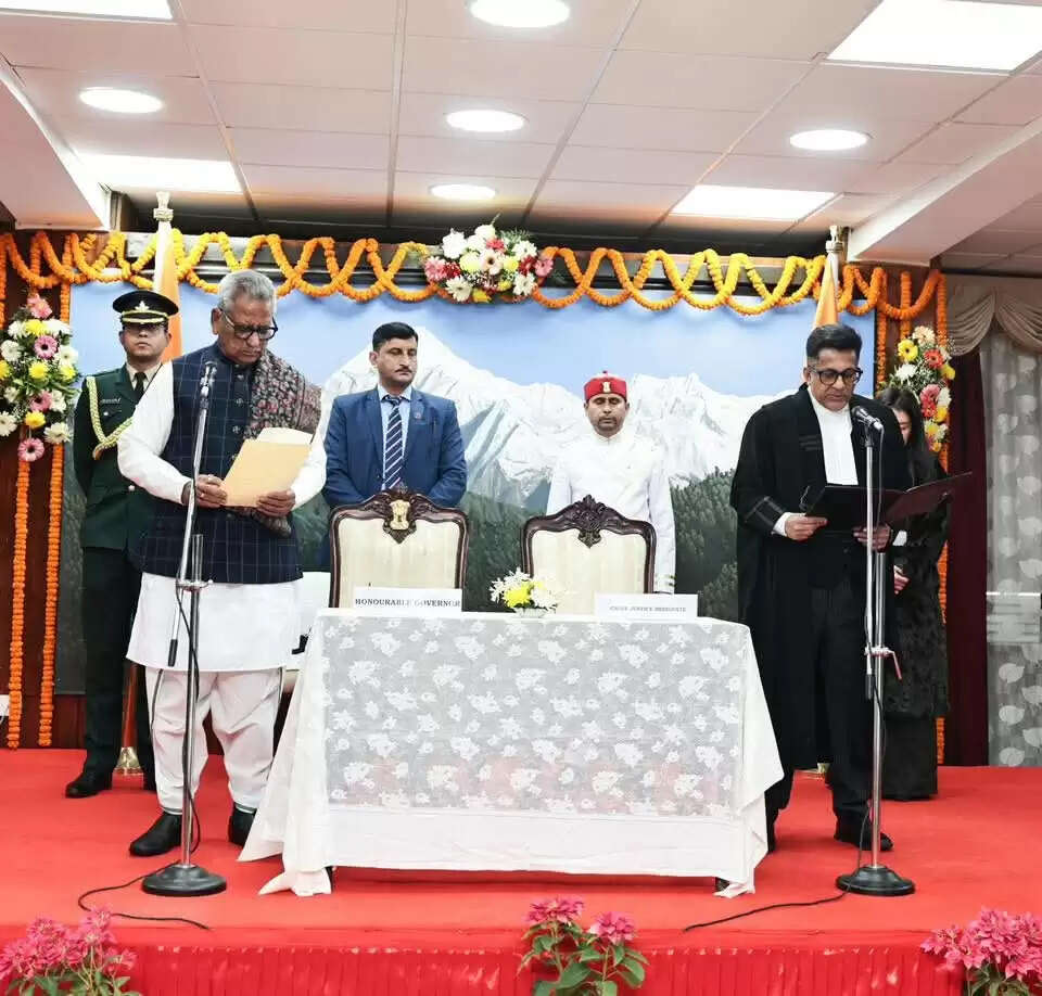 न्यायमूर्ति ए. मोहम्मद मुश्ताक बने सिक्किम उच्च न्यायालय के मुख्य न्यायाधीश, राज्यपाल ने शपथ दिलाई
