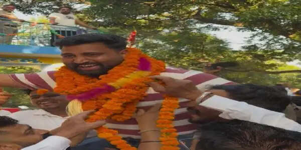 हिमाचल पंचायत चुनाव परिणाम : बेटे ने जीती प्रधान की कुर्सी, पिता को मिले सिर्फ पांच वोट