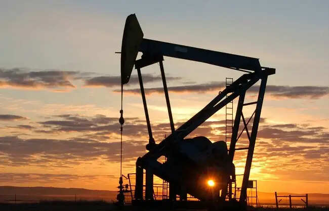 मध्य पूर्व में सैन्य हमलों के बाद तनाव से कच्चे तेल के दाम में 7.60 फीसदी की उछाल