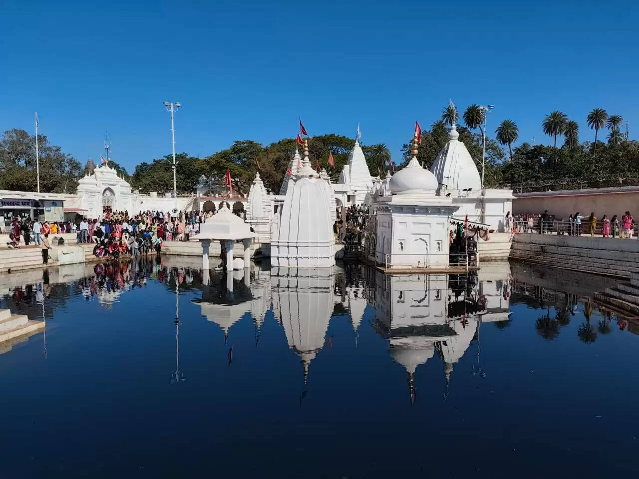 अनूपपुर: अमरकंटक में शीतकालीन अवकाश का असर, उमडी श्रद्धालुओं की भीड