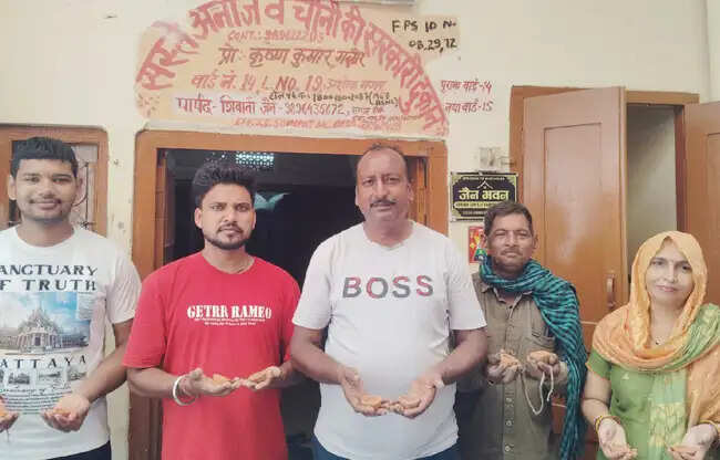 सोनीपत: सेवा संकल्प अभियान में दो लाख सात हजार 548 कार्डधारकों को दीये वितरित