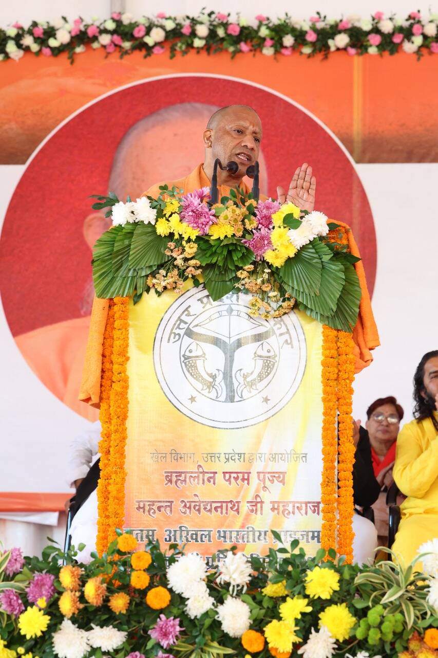 मुख्यमंत्री योगी आदित्यनाथ ने नाैजवानों का किया आह्वान, कहा- खेलोगे तो खिलोगे