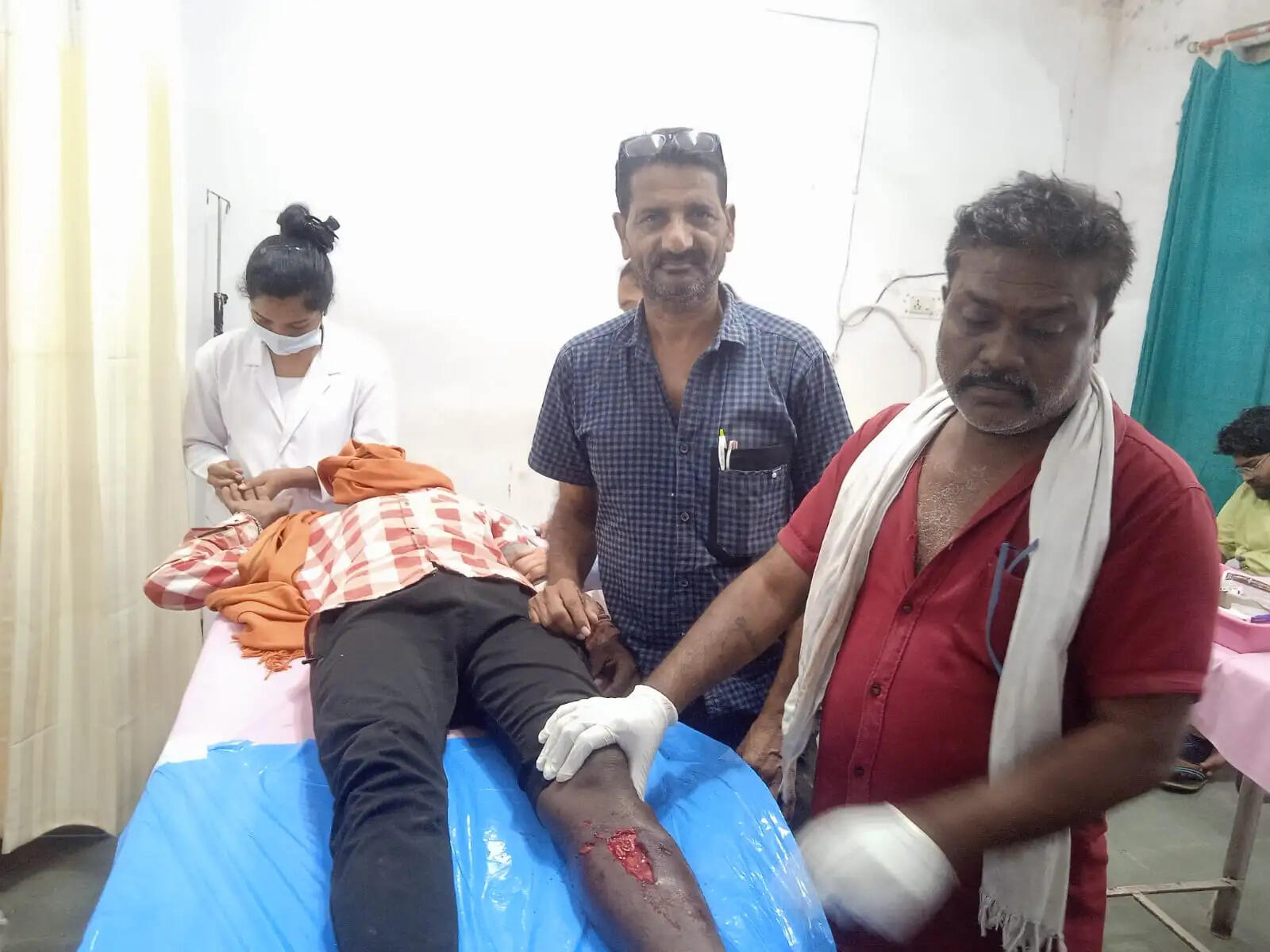 अनूपपुर: जंगल में लकड़ी बीनने गये युवक पर भालू ने किया हमला