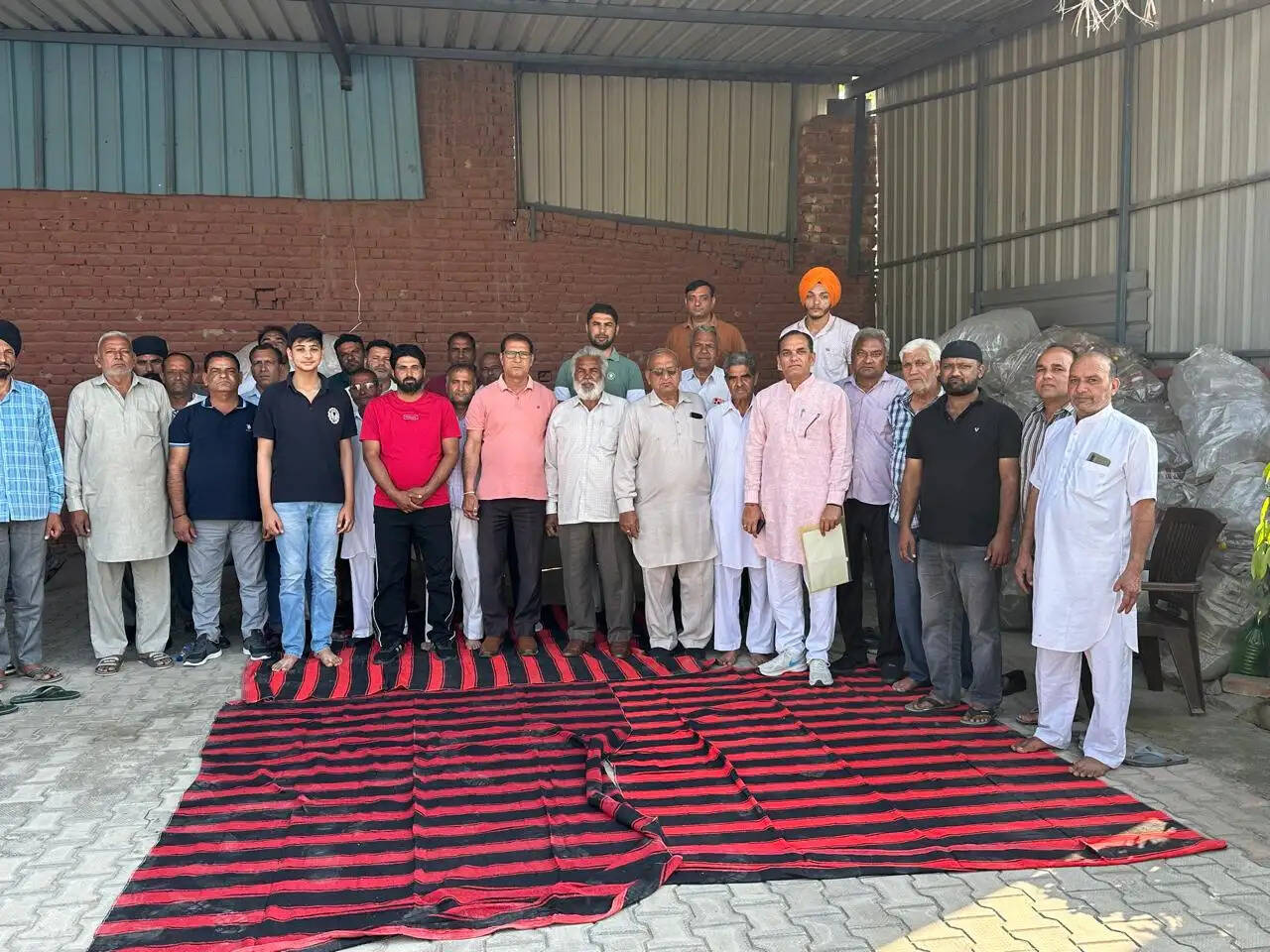 यमुनानगर: बिजली लाइन मुआवजे की मांग पर आंदोलन तेज, प्रशासन पर मनमानी के आरोप