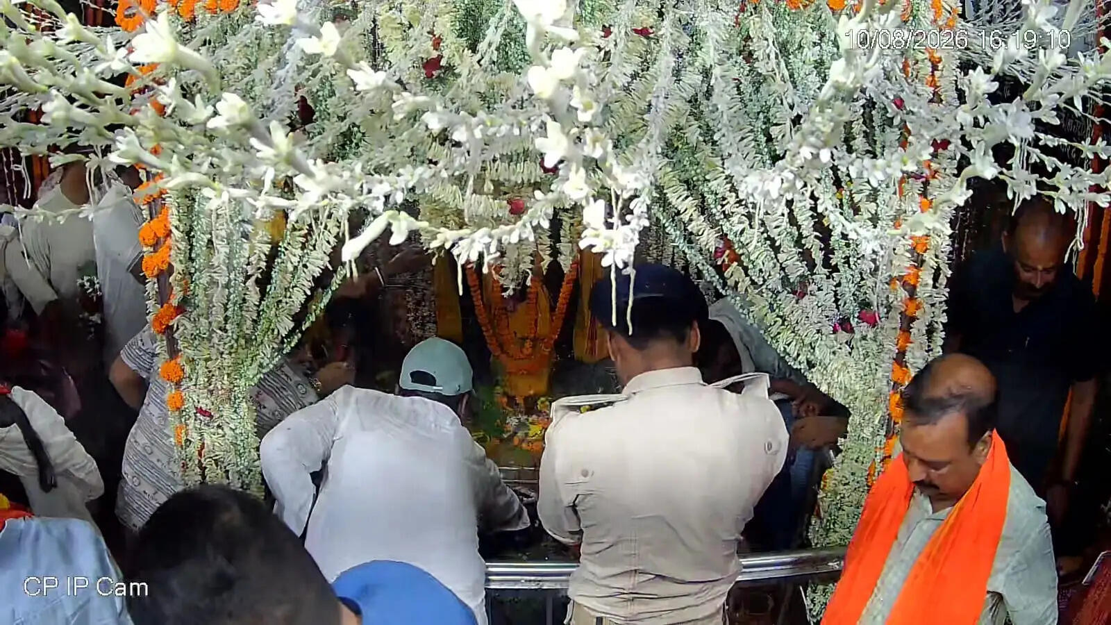 मंत्री मदन सहनी ने बाबा हरिहरनाथ मंदिर में की पूजा-अर्चना