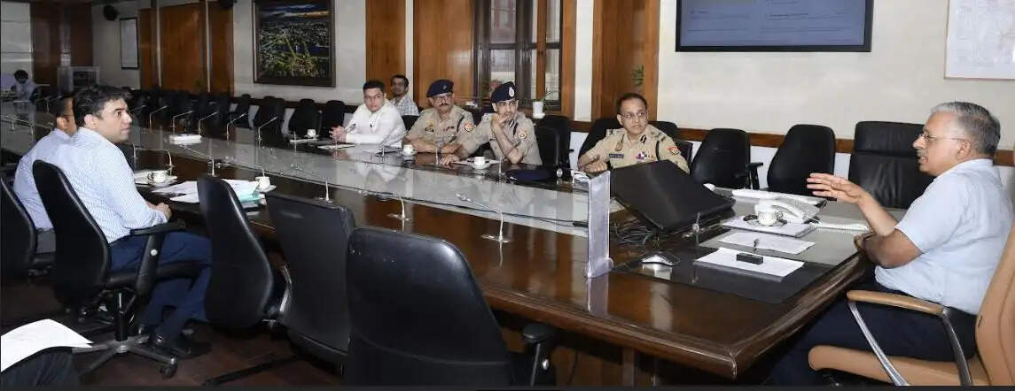 साइबर अपराधियों के विरुद्ध त्वरित और कठोर कार्रवाई हो सुनिश्चित : मुख्य सचिव