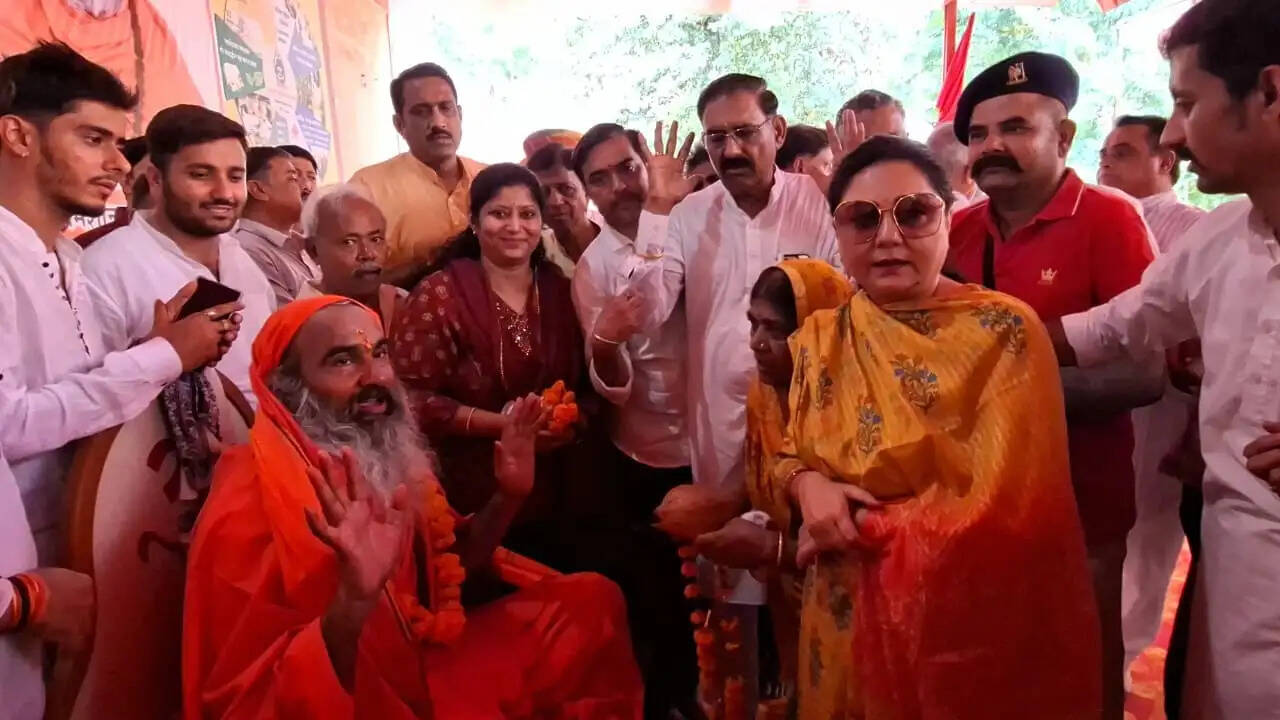 गुरु पूर्णिमा पर देवस्थान विभाग की ओर से हुआ संतों-महंतों का सम्मान
