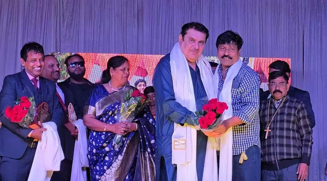 जीवन में सफलता की बुलंदियों को शिक्षा की सीढ़ी के सहारे ही छुआ जा सकता है : रजा मुराद