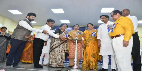 टीएमबीयू में धूमधाम से मनाया गया एनएसएस स्थापना दिवस, उत्कृष्ट कार्य करने वाले वालंटियर्स और अधिकारी सम्मानित