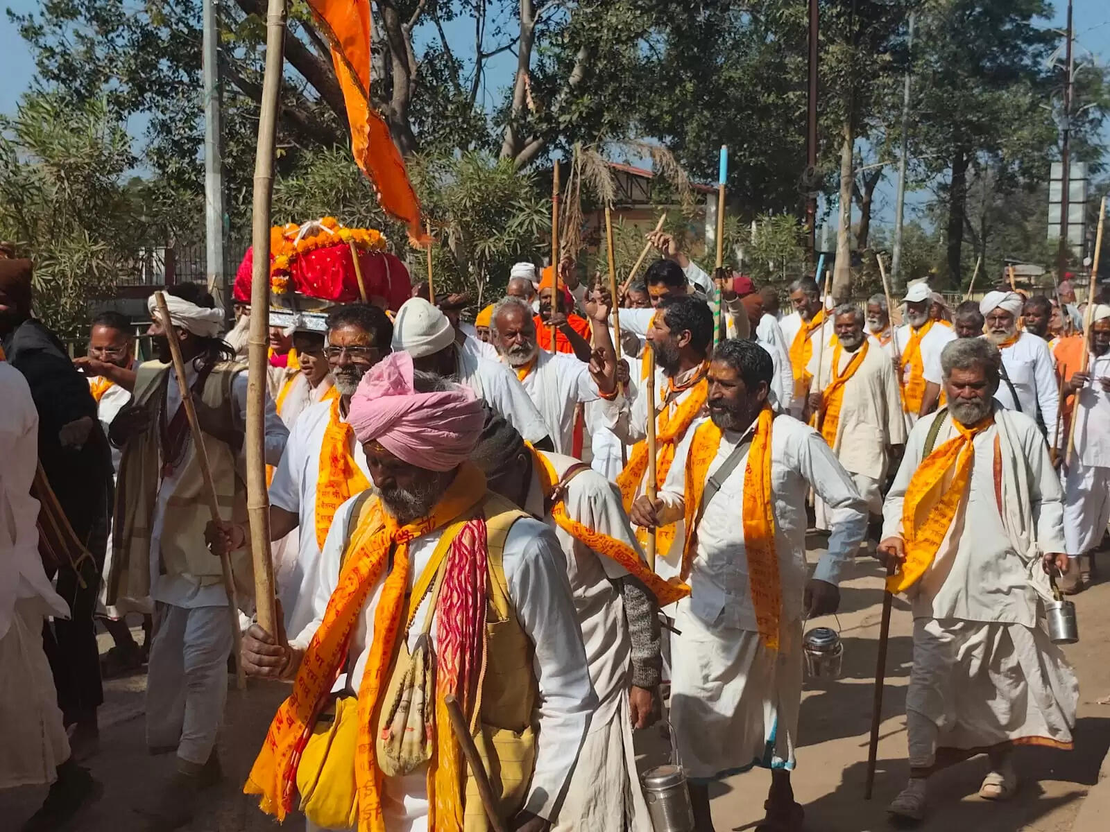 अनूपपुर: नर्मदा परिक्रमा : 111 नर्मदा भक्तों संग संत गोपाल चैतन्य जी महाराज पहुंचे अमरकंटक