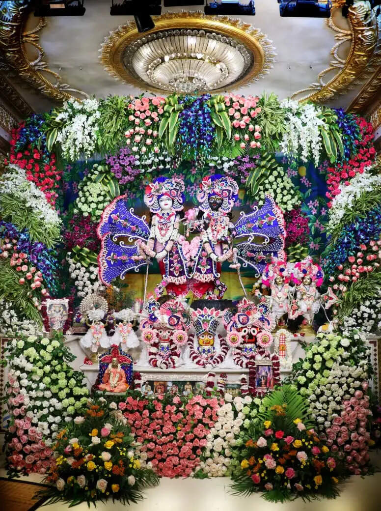 बलराम पूर्णिमा के साथ गुप्त वृंदावन धाम में हुआ जन्माष्टमी महोत्सवों का आगाज