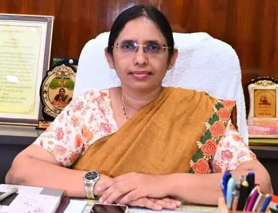 कोरिया : नियमों की अनदेखी पर रोजगार सहायक पर गिरी गाज, लगा अर्थदंड और होगी वसूली