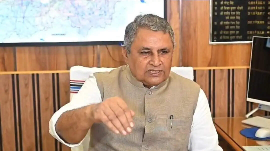 नेपाल में आई बाढ़ के बाद बिहार में लोग सतर्क रहें, घबराएं नहीं : विजय चौधरी