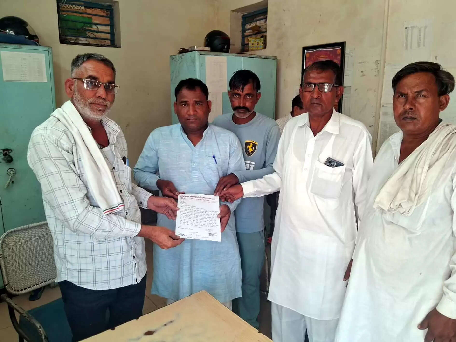 सरकारी बसों का रुट बदले जाने पर पांच गांवों के ग्रामीणों ने रोष जताया