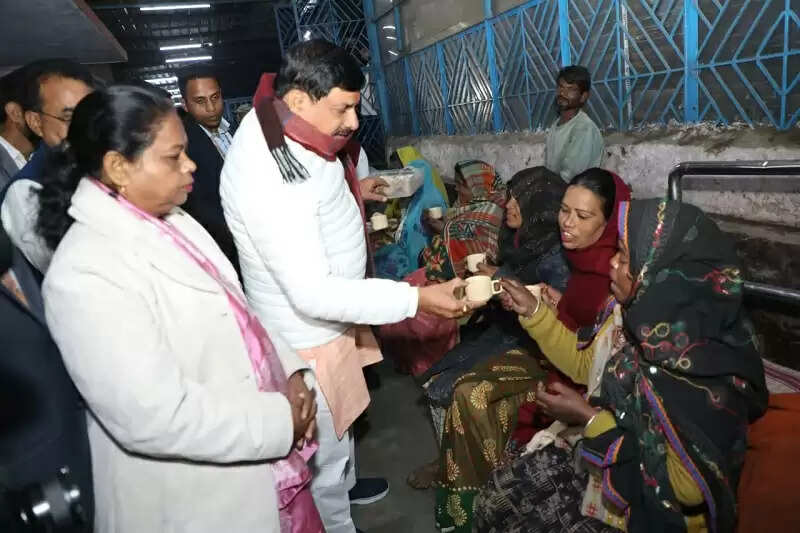 मप्रः मुख्यमंत्री ने भोपाल के यादगार-ए-शाहजहांनी पार्क स्थित रैन बसेरे का किया निरीक्षण