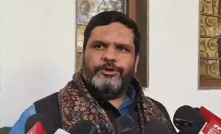 राहुल गांधी पर गौरव वल्लभ का तीखा हमला, शाम की ट्यूशन लेने की दी सलाह