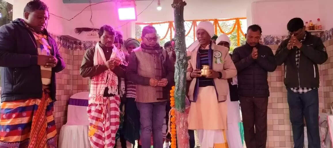 दिसोम मांझी थान में धूमधाम से मना दिसोम सोहराय पोरोब