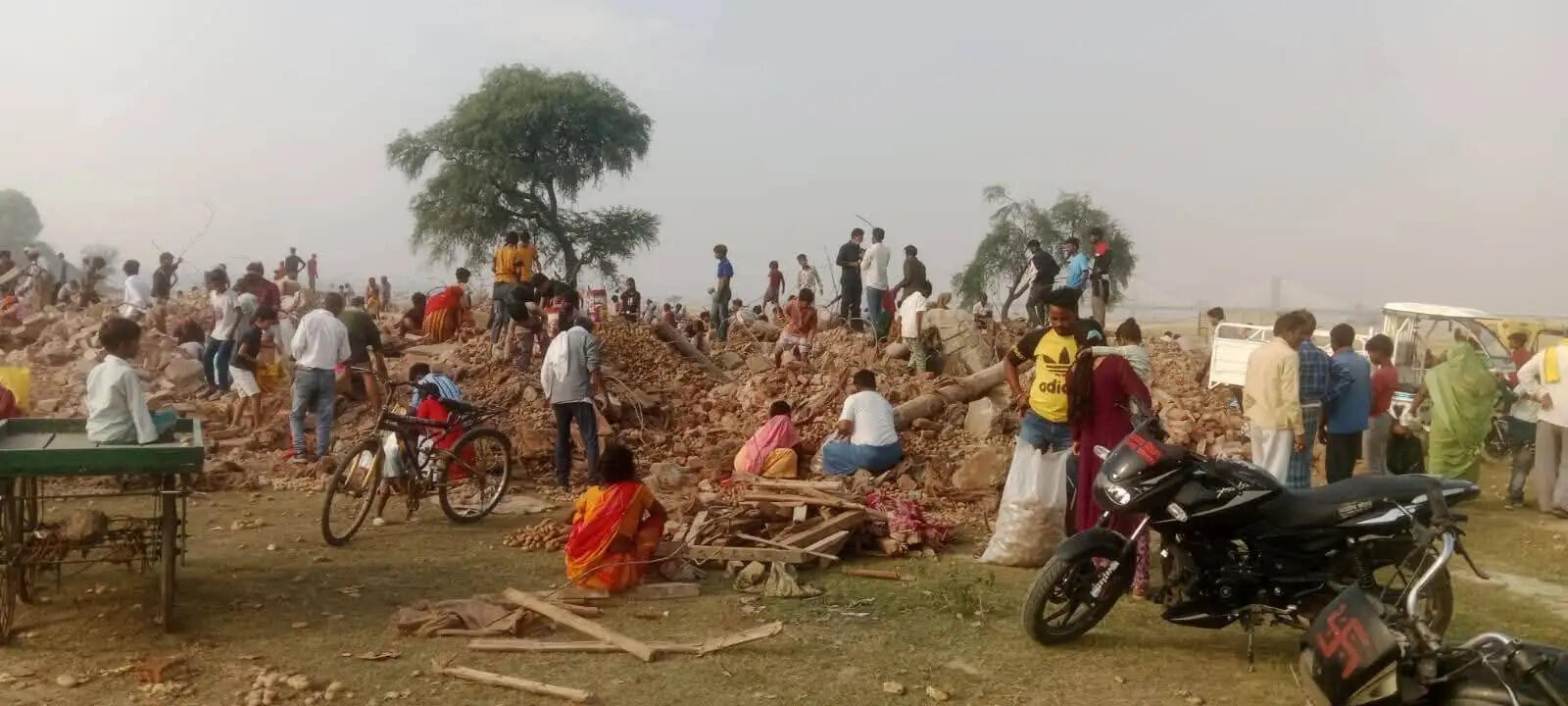 प्रयागराज : कोल्ड स्टोर हादसे को सपा ने बताया हृदय विदारक,मृतकों के परिजनों को 2-2 लाख आर्थिक मदद की घोषणा