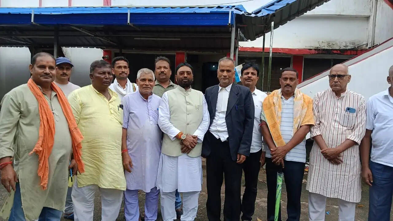 रेल राेकने के मामले में विधायक सहित सभी आरोपित बरी