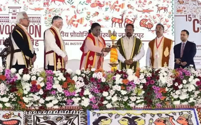 ऊंचा पद नहीं, लोगों की जिंदगी में बदलाव ही असली सफलता : राष्ट्रपति