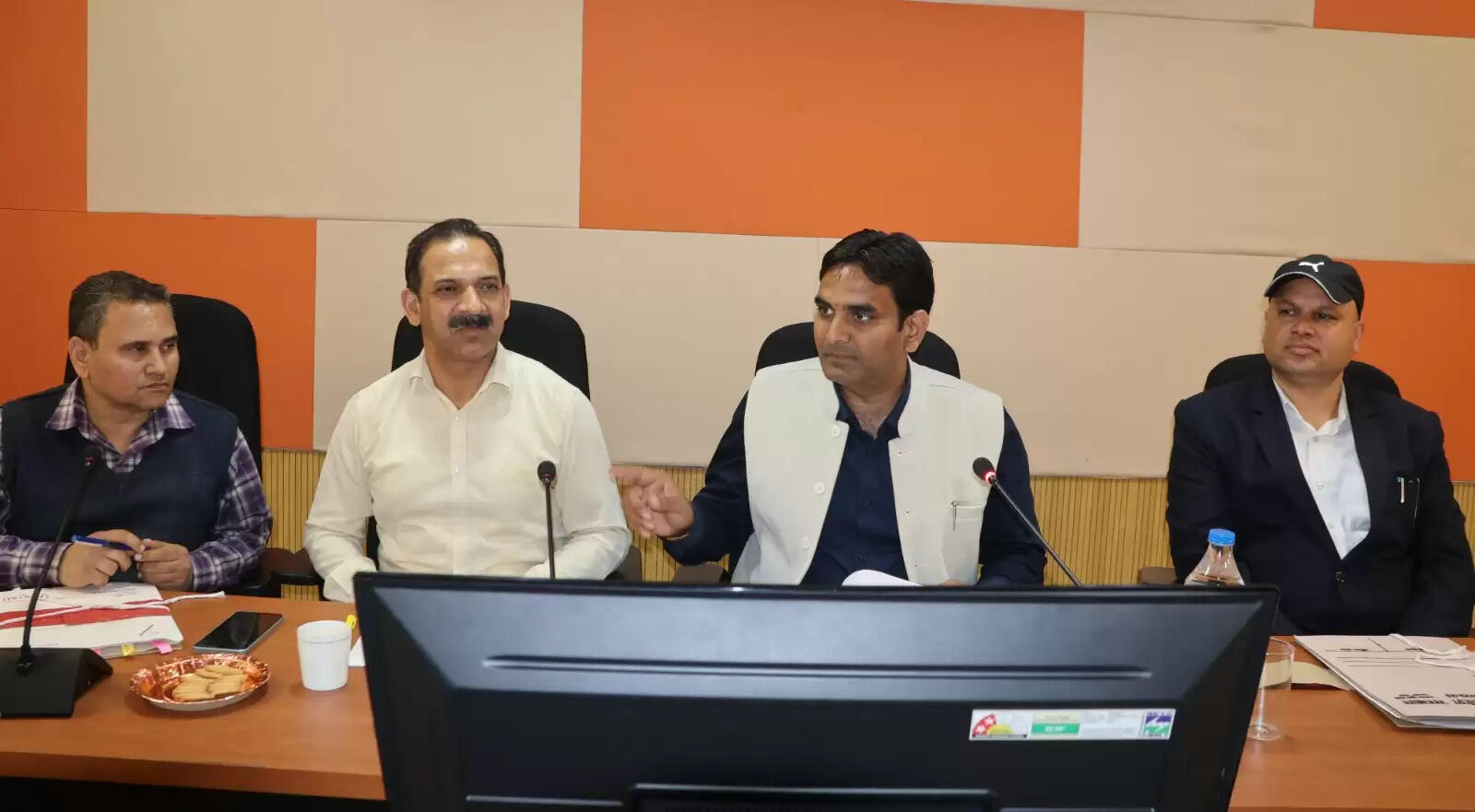 अवैध खनन पर सीसीटीवी और ड्रोन से होगी कड़ी निगरानी : उपायुक्त