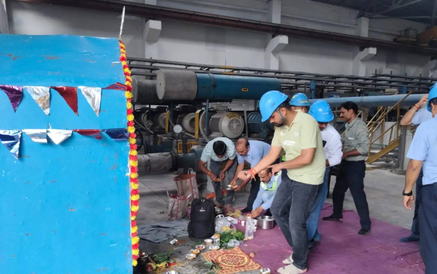 अनूपपुर: औद्योगिक संस्थानों, मोटर गैरेज, रेलवे के विभिन्न कार्यालयों में पूजे गये देव शिल्पी भगवान विश्वकर्मा