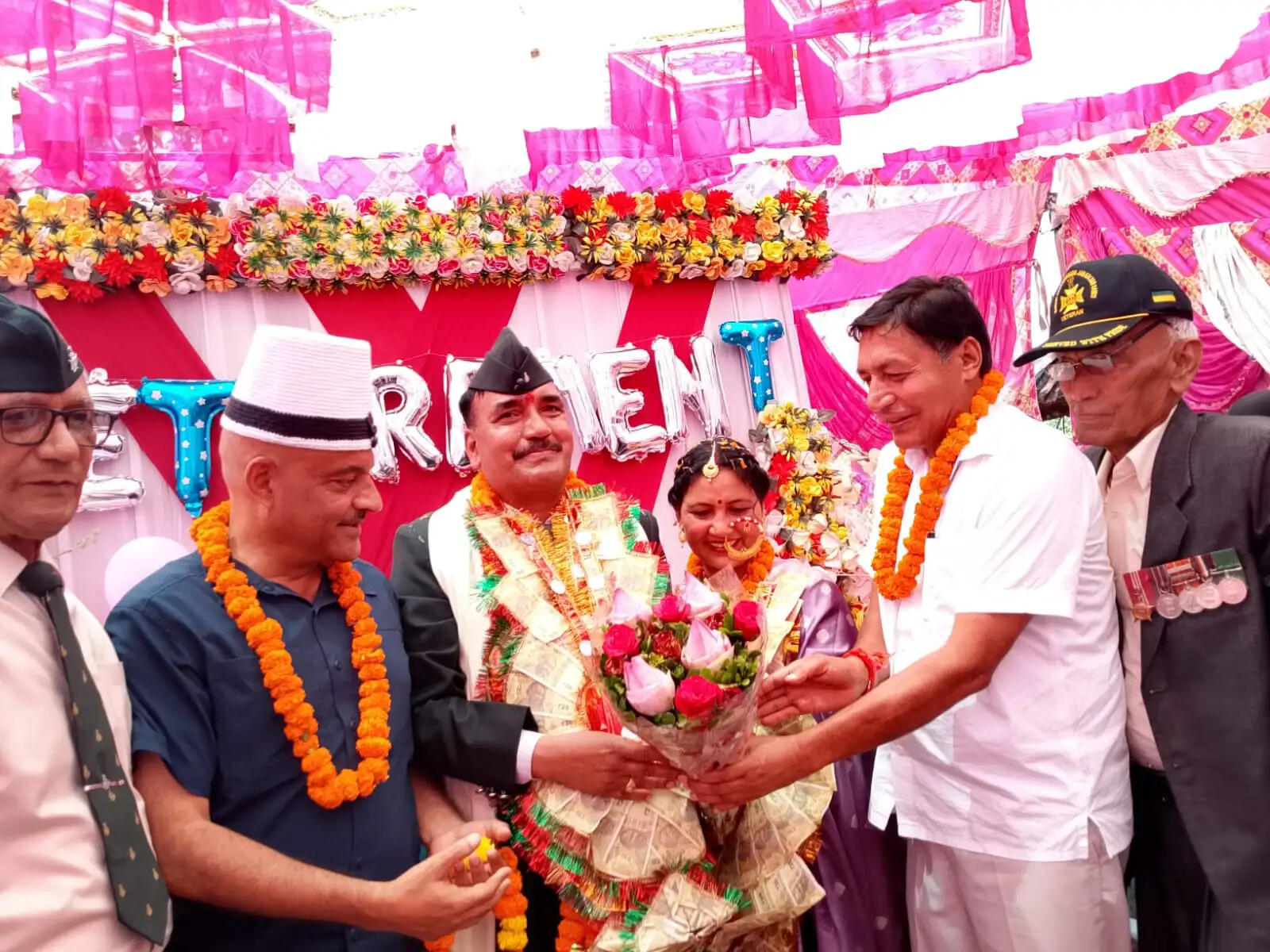 सेवानिवृत्ति पर पैतृक गांव पहुंचे सब-लेफ्टिनेंट भंडारी का किया भव्य स्वागत