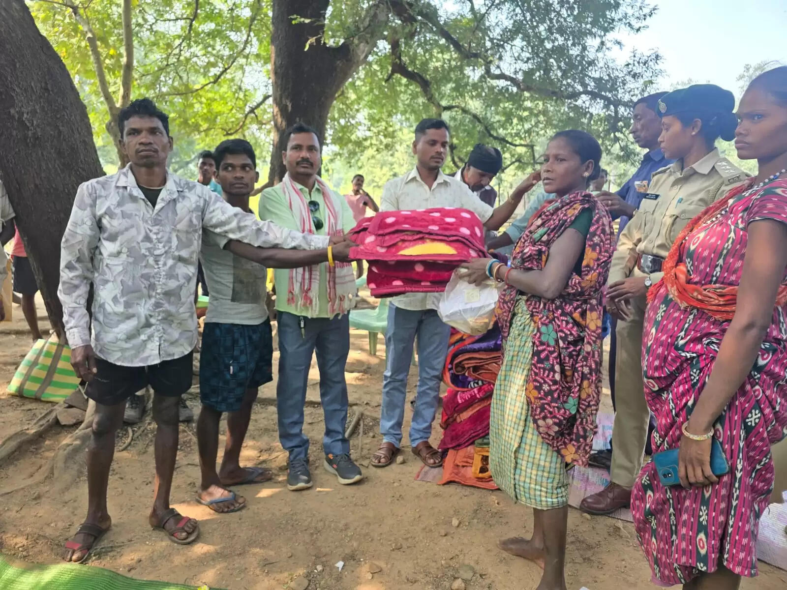 बस्तर के नक्सल प्रभावित इलाकों में वानिकी कार्य बना रोजगार का नया जरिया