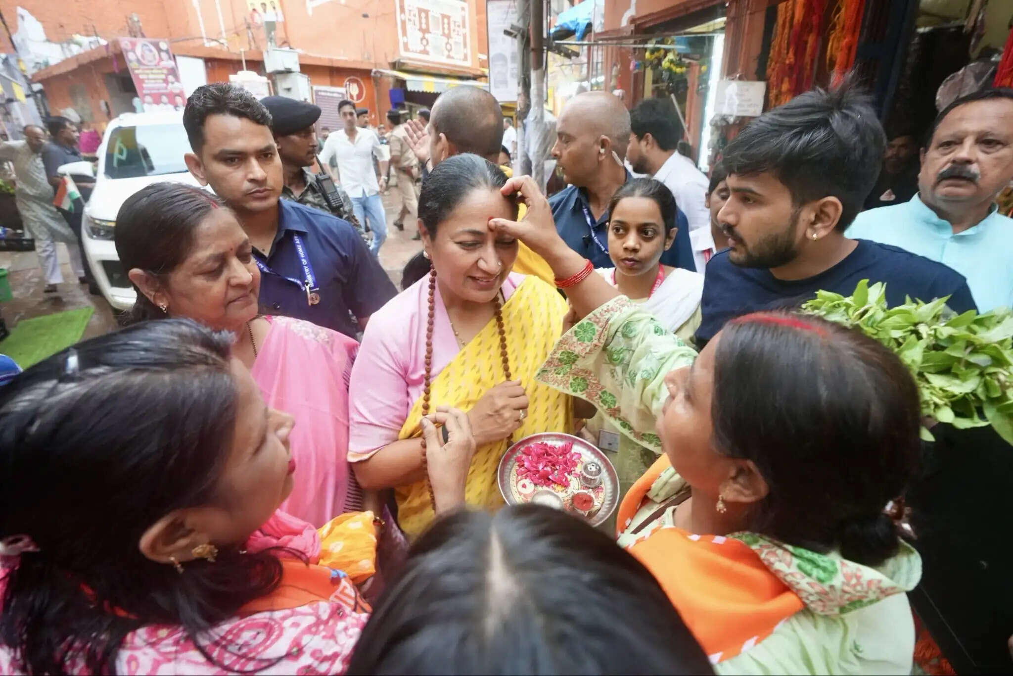 काशी भारत की सनातन चेतना का शाश्वत प्रकाश, यहाँ कण-कण में शिव का वास : रेखा गुप्ता