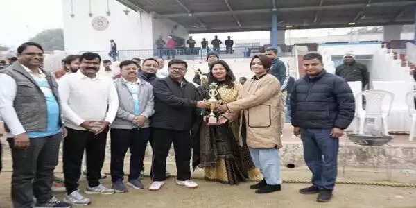 मैत्रीपूर्ण क्रिकेट मैच में जिला प्रशासन ने रेल प्रशासन को सात रन से दी शिकस्त