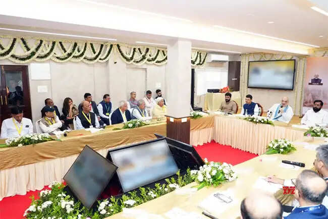 एनयूसीएफडीसी का मुख्यालय दिल्ली से मुंबई स्थानांतरित : अमित शाह