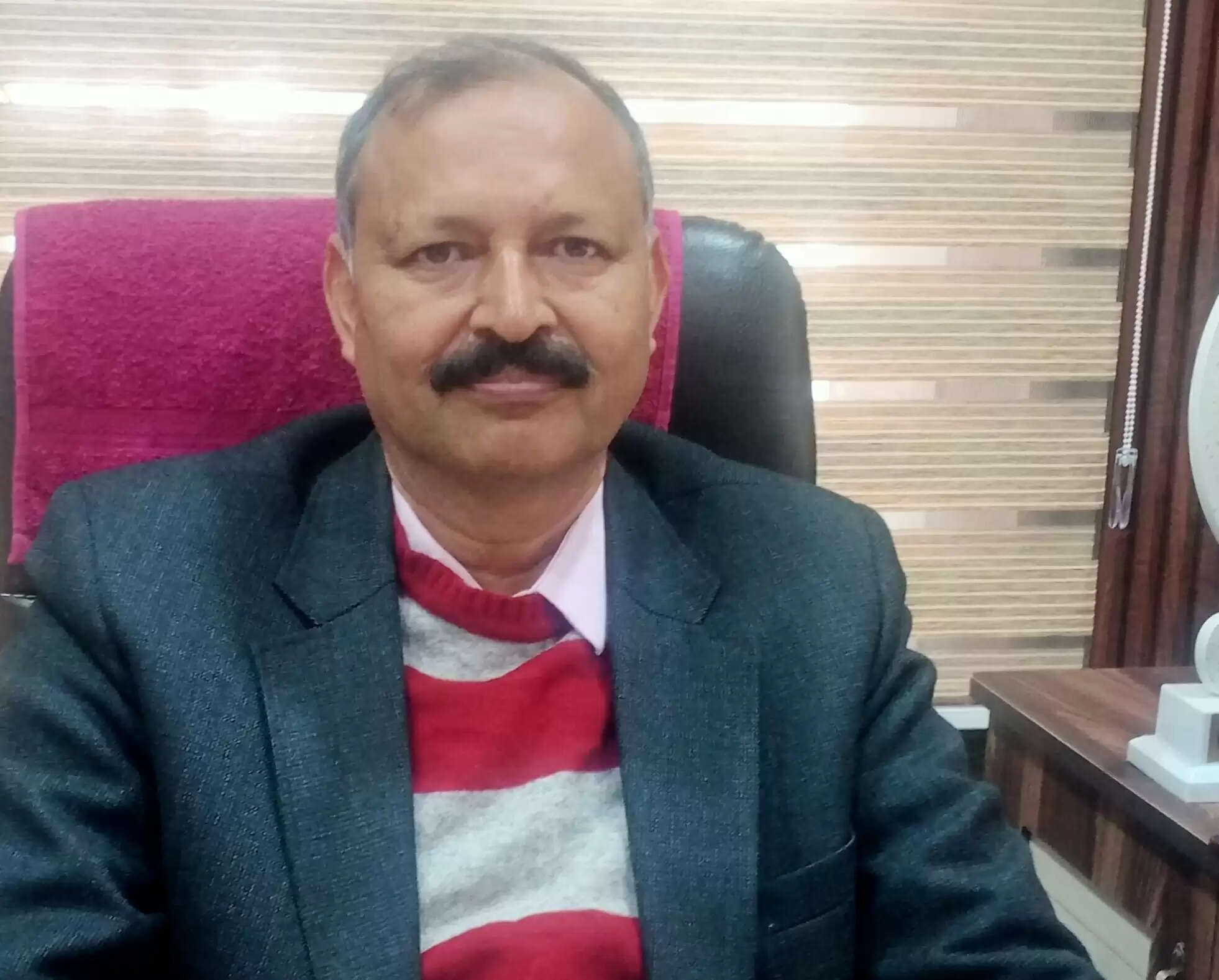 डॉ. अजय पाठक ने संभाला डॉ. वाई एस परमार मेडिकल कॉलेज में वरिष्ठ मेडिकल सुपरिंटेंडेंट का कार्यभार