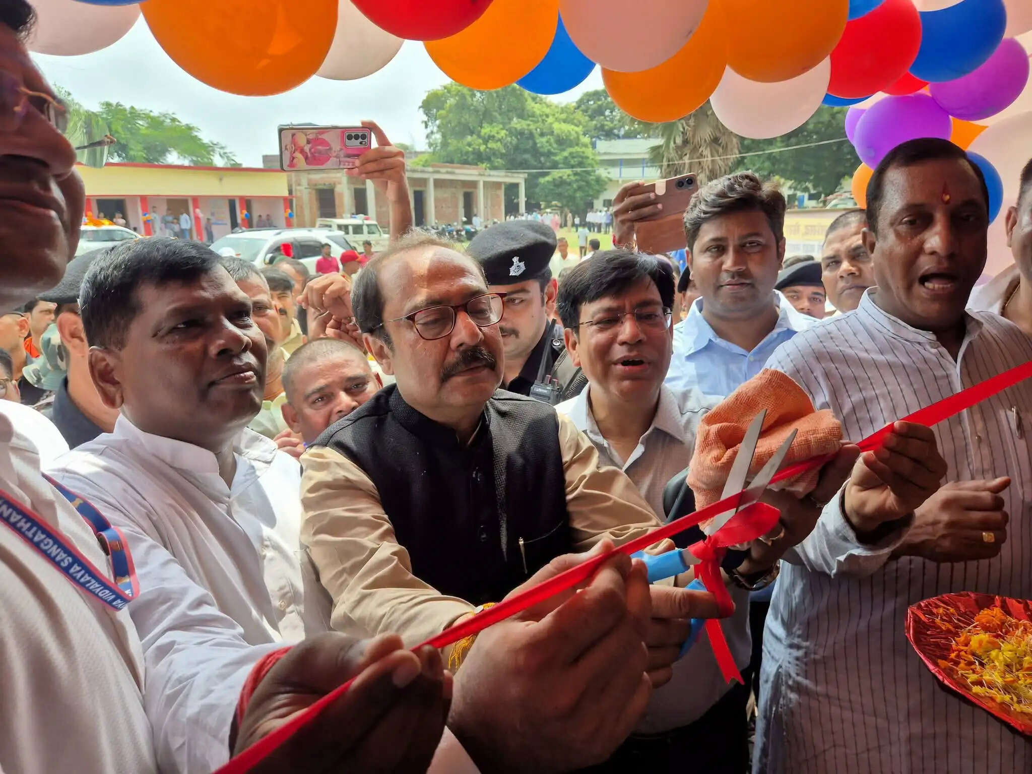 नवादा के शैक्षणिक विकास में मील का पत्थर साबित होगा केंद्रीय विद्यालय : विवेक ठाकुर