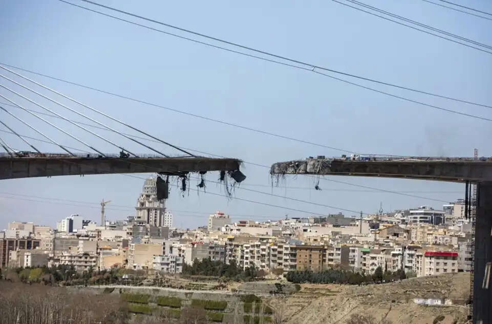 ईरान ने एक और अमेरिकी विमान को मार गिराने का दावा किया