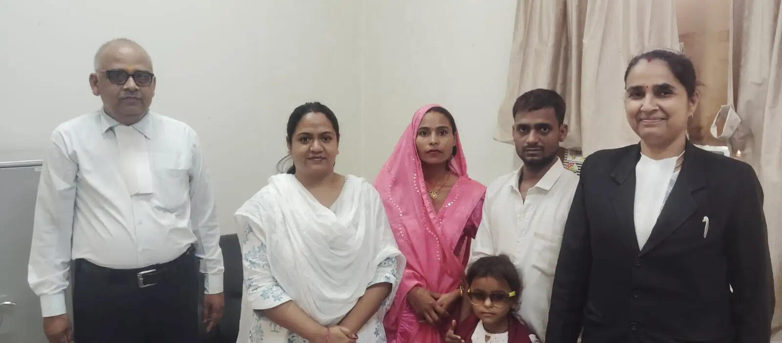 मध्यस्थता से सुलझे पारिवारिक विवाद, दो बिछड़े दंपतियों का हुआ पुनर्मिलन