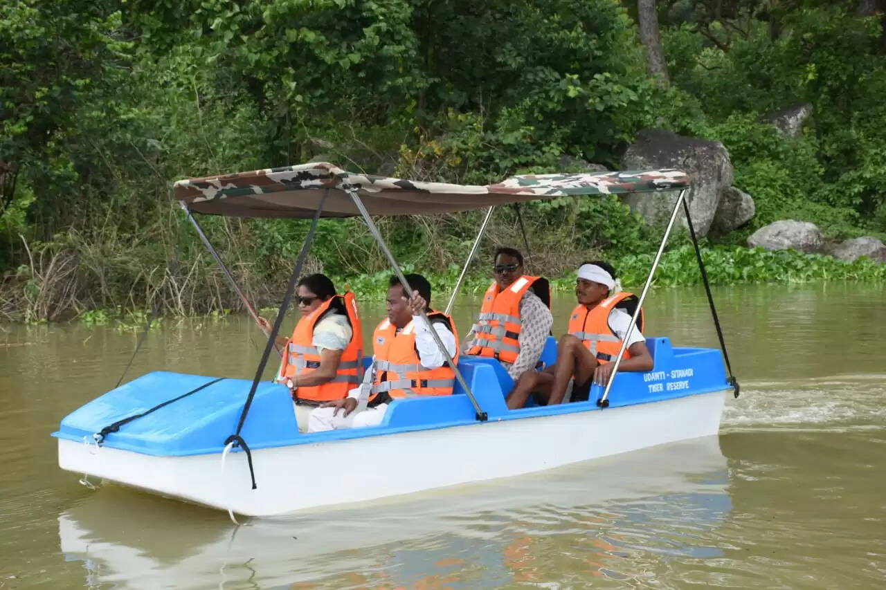 धमतरी : सोंढूर जलाशय में नौका विहार की सुविधा, सिहावा विधायक ने किया उद्घाटन