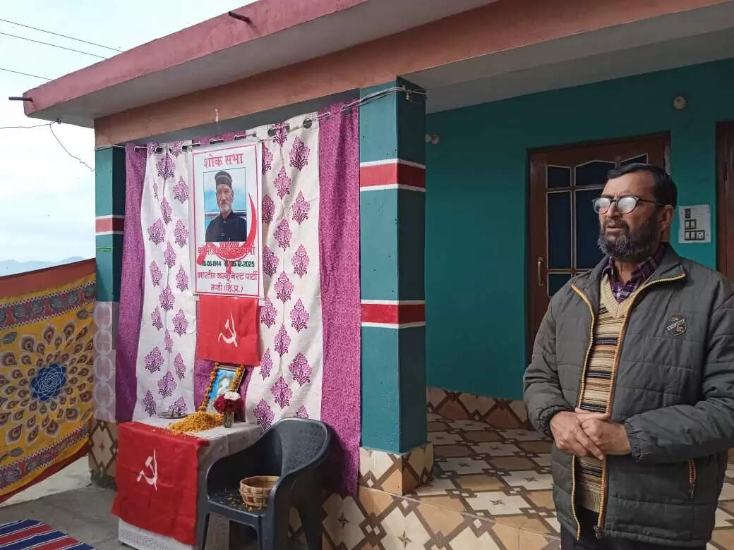 मुजारा आंदोलन के सिपाही अधिवक्ता कामरेड अमर चंद वर्मा को दी श्रद्धांजलि