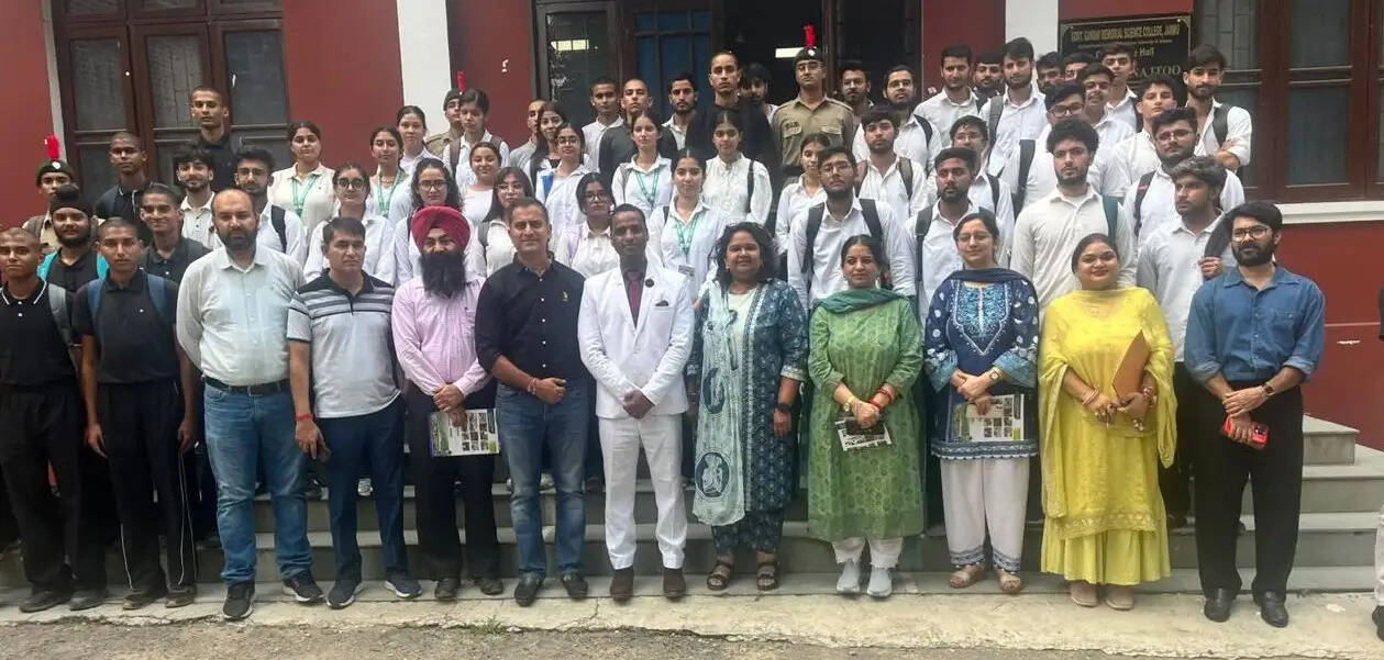 विद्यार्थियों को बताए एआई में करियर के अवसर