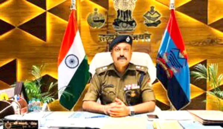 अवैध खनन में संलिप्तता के आराेप में सिड़कुल थाने का आरक्षी निलंबित