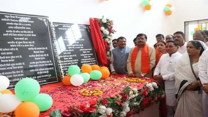 निर्माण कार्यों में गुणवत्ता और समय सीमा का विशेष ध्यान रखें: राज्यमंत्री लोधी