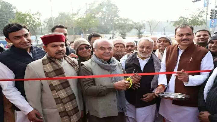 ग्वालियरः दस्तकारी हाट में विधानसभा अध्यक्ष तोमर ने किया खादी एक्सपो का शुभारंभ