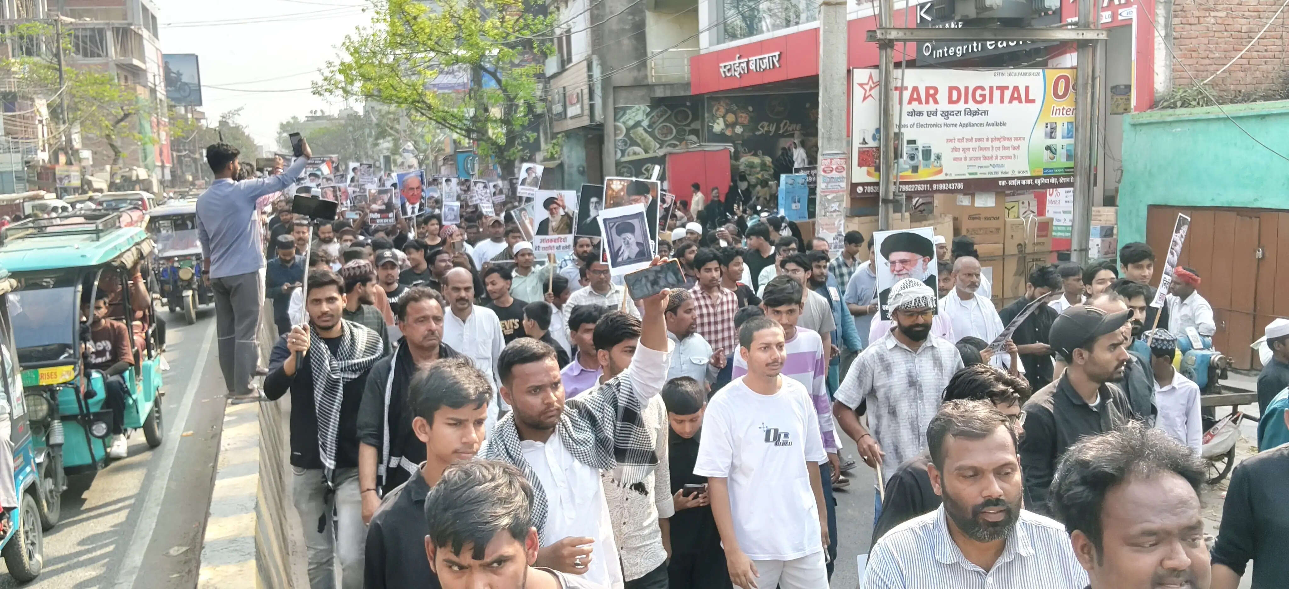 ईरान के सर्वोच्च धर्मगुरु के समर्थन में सीवान में निकला जुलूस, कड़ी सुरक्षा के बीच शांतिपूर्ण संपन्न