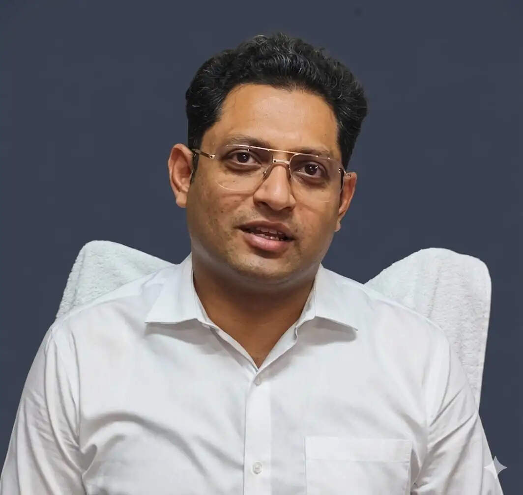 शासन की प्राथमिकताओं, योजनाओं को धरातल पर उतारना मेरी सर्वोच्च प्राथमिकता : जिलाधिकारी