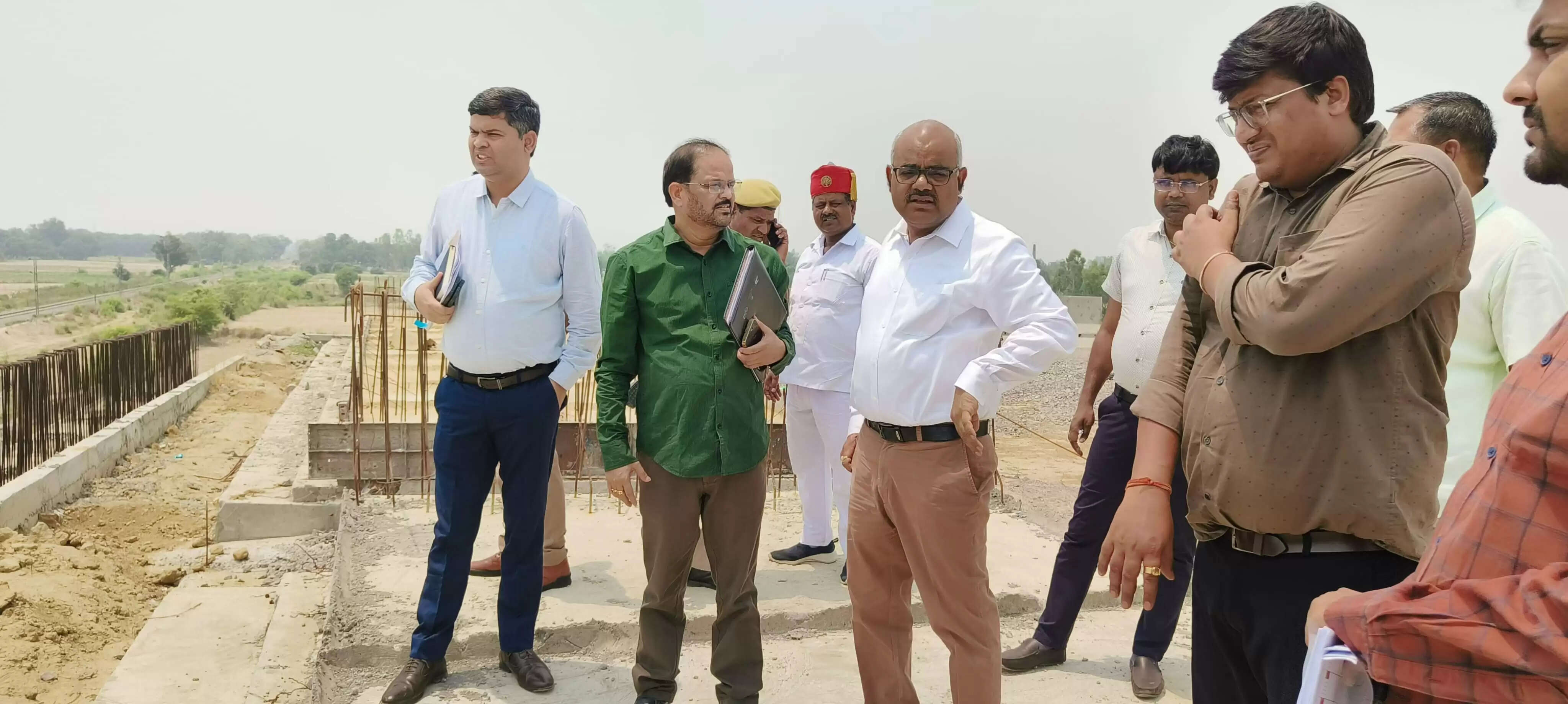 कानपुर से लखनऊ की दूरी मात्र 35 से 40 मिनट में पूरा हाेगा : जिलाधिकारी