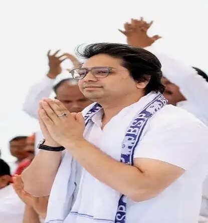 आकाश आनंद ने मायावती से मांगी माफी, आप मेरी बुआ और राजनीतिक गुरू
