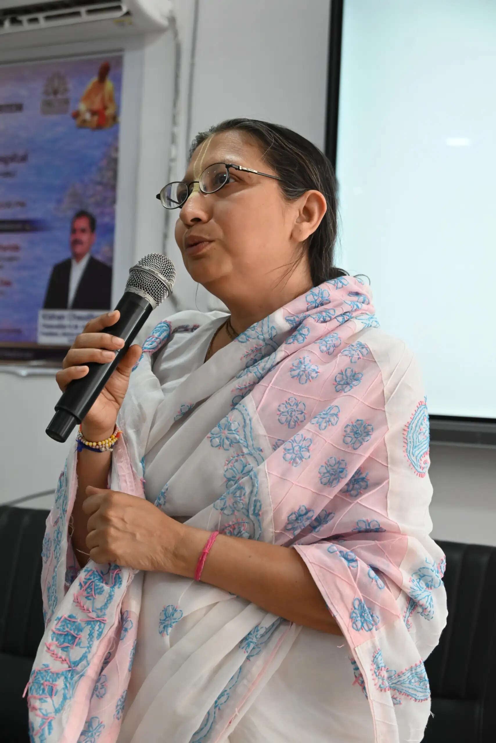 इस्कॉन के साथ छात्रों ने किया हरे कृष्ण महामंत्र का संकीर्तन, इंडियन नॉलेज सिस्टम पर हुआ सेमीनार